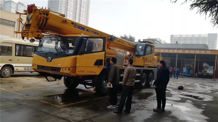 XCMG Official 16 Ton Mobile Cranes XCT16 China Hydraulic Mobile Crane Price